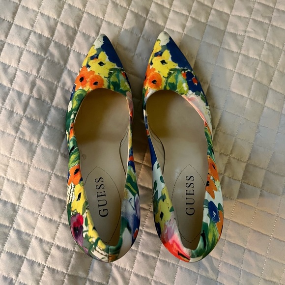 Guess Floral Heels, EUC, size 7 - Picture 2 of 7